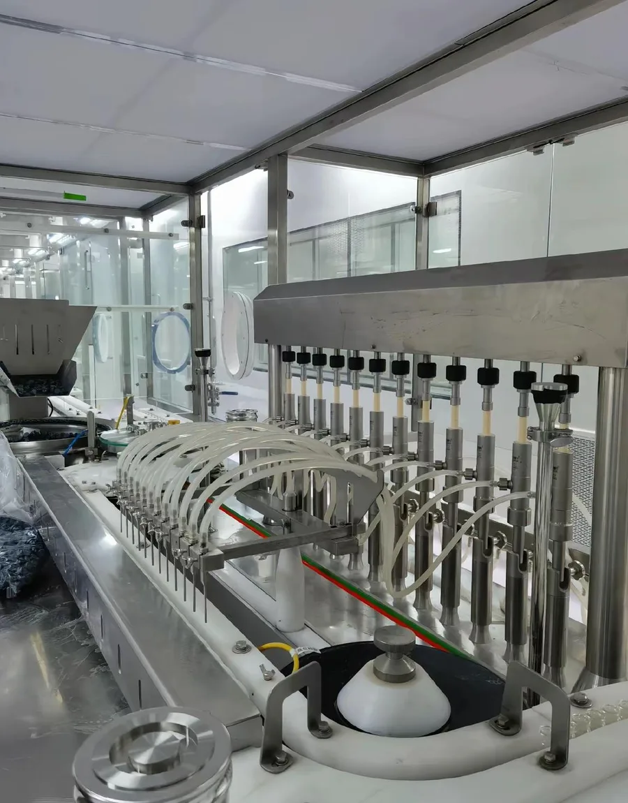 Process vessels used in peptide manufacturing